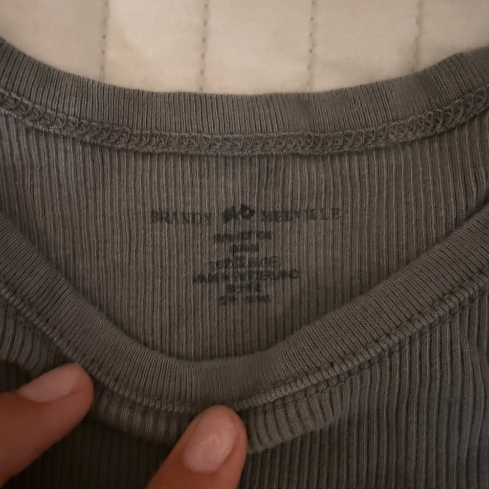 Brandy Melville beyonca crop tank - Picture 2 of 2